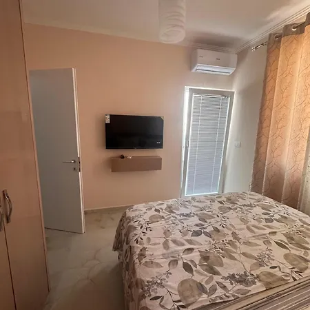 Blue Wave Durres * Golem